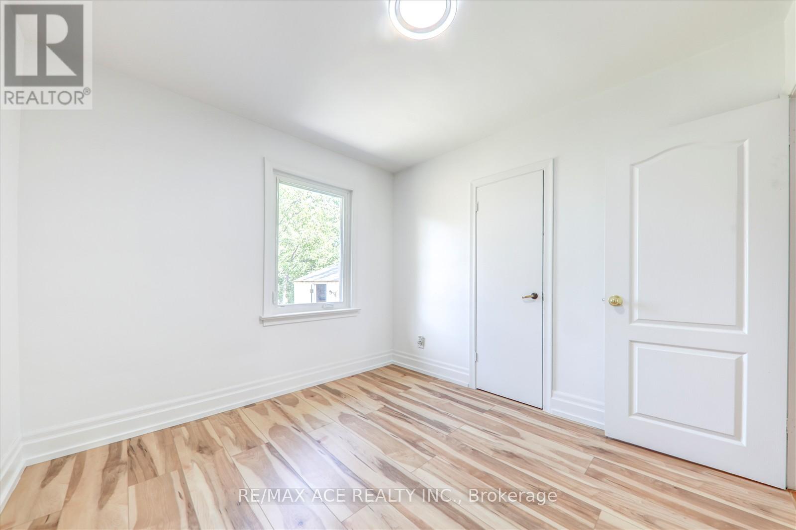Photo 22 of 63 Lynvalley Crescent, Toronto ON