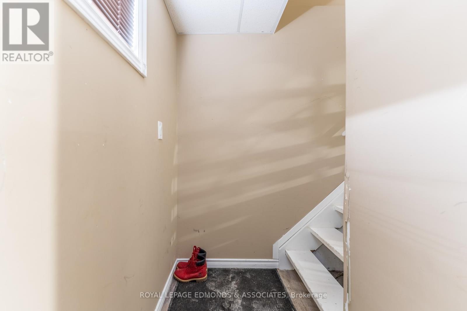 Photo 17 of 513 Broadview Drive, Pembroke ON
