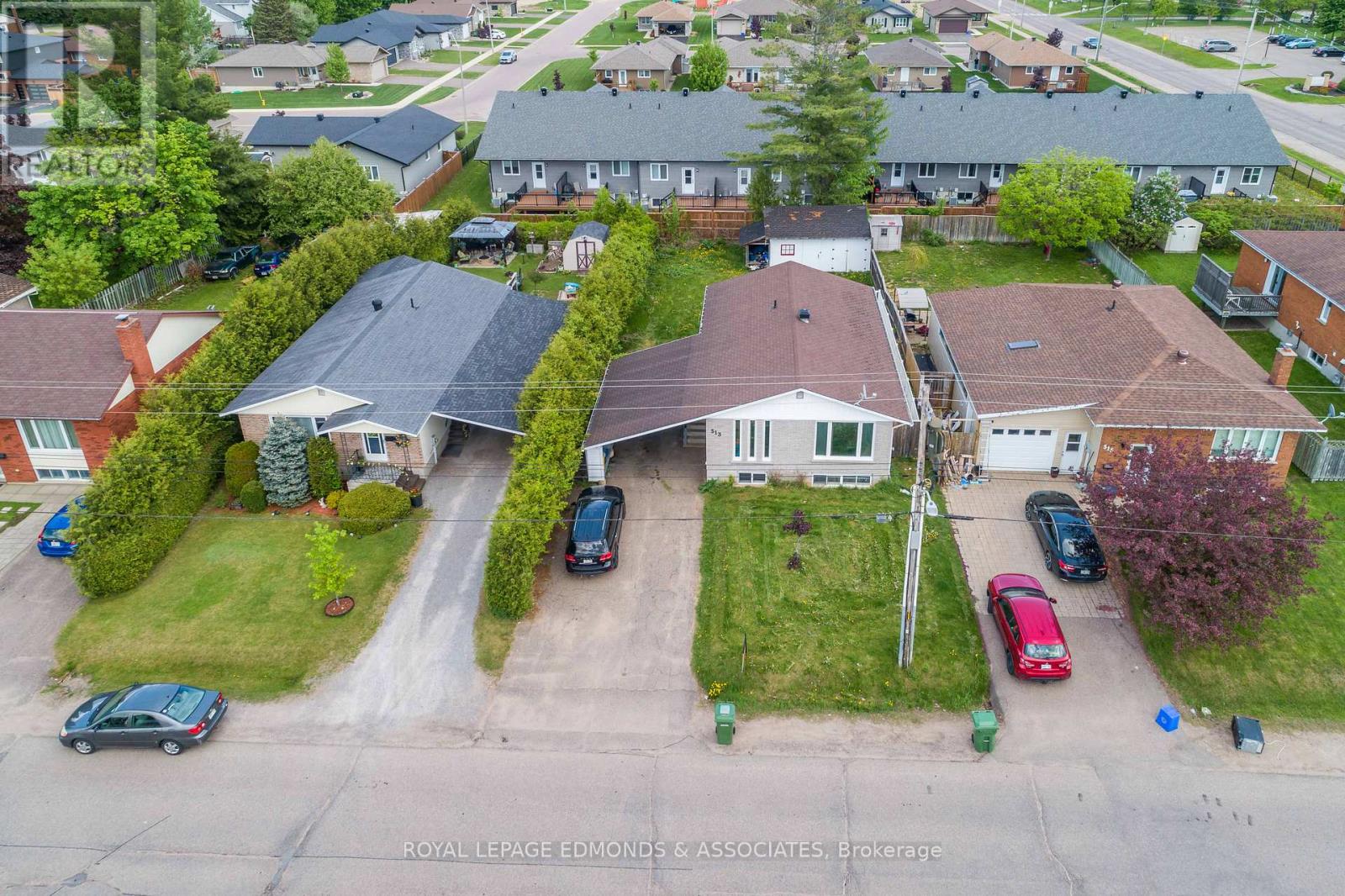 Photo 2 of 513 Broadview Drive, Pembroke ON
