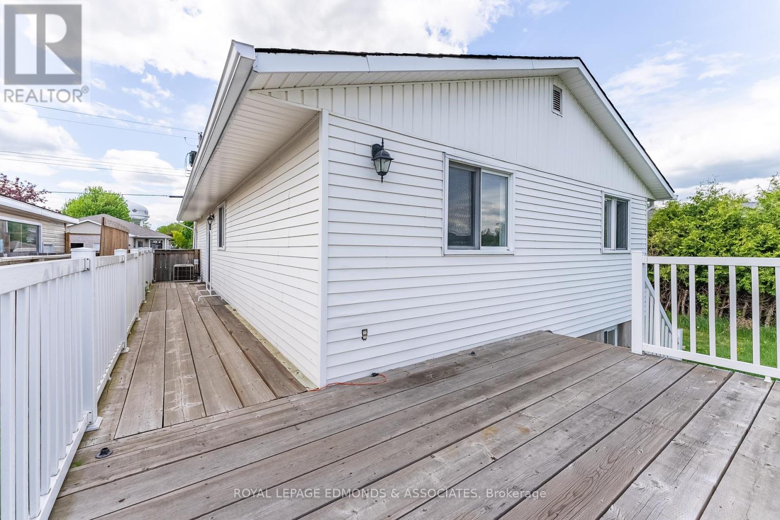 Photo 21 of 513 Broadview Drive, Pembroke ON
