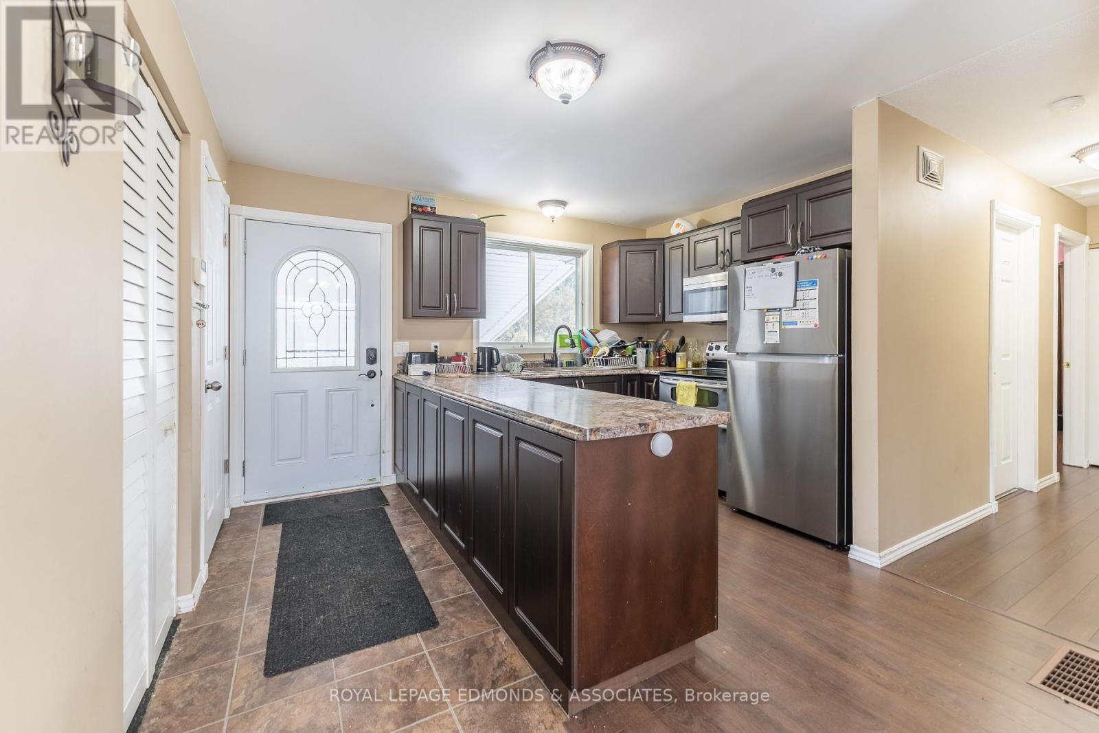 Photo 6 of 513 Broadview Drive, Pembroke ON