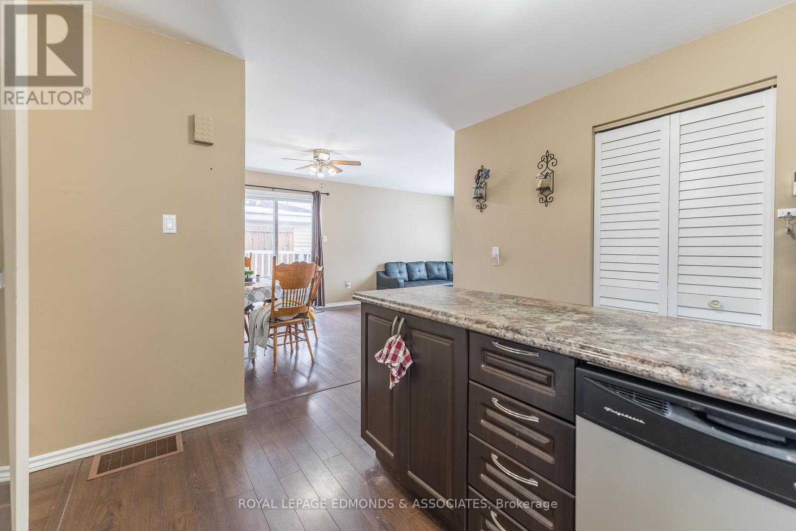 Photo 8 of 513 Broadview Drive, Pembroke ON