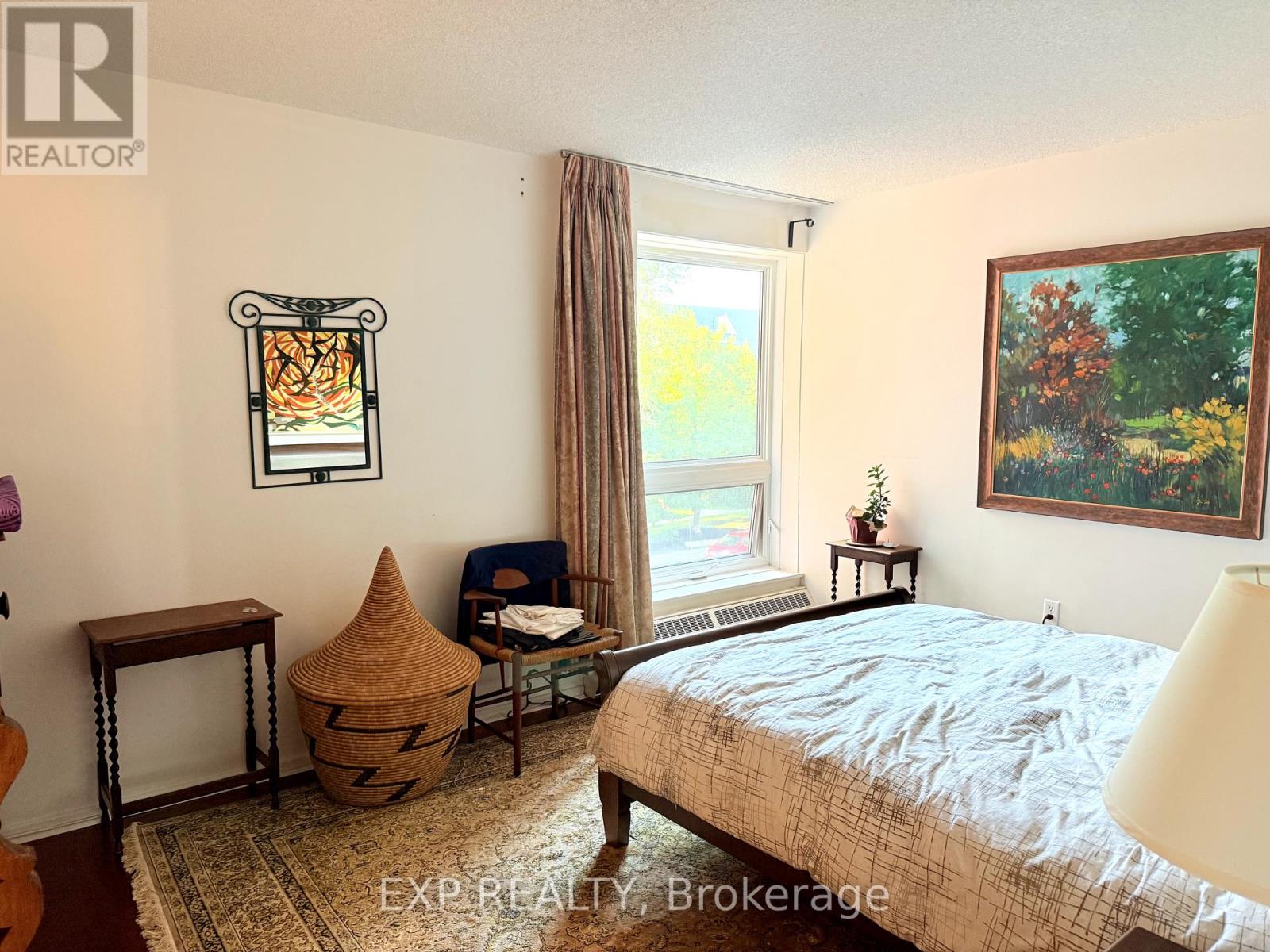 Photo 10 of 306 373 Laurier Avenue E, Ottawa ON