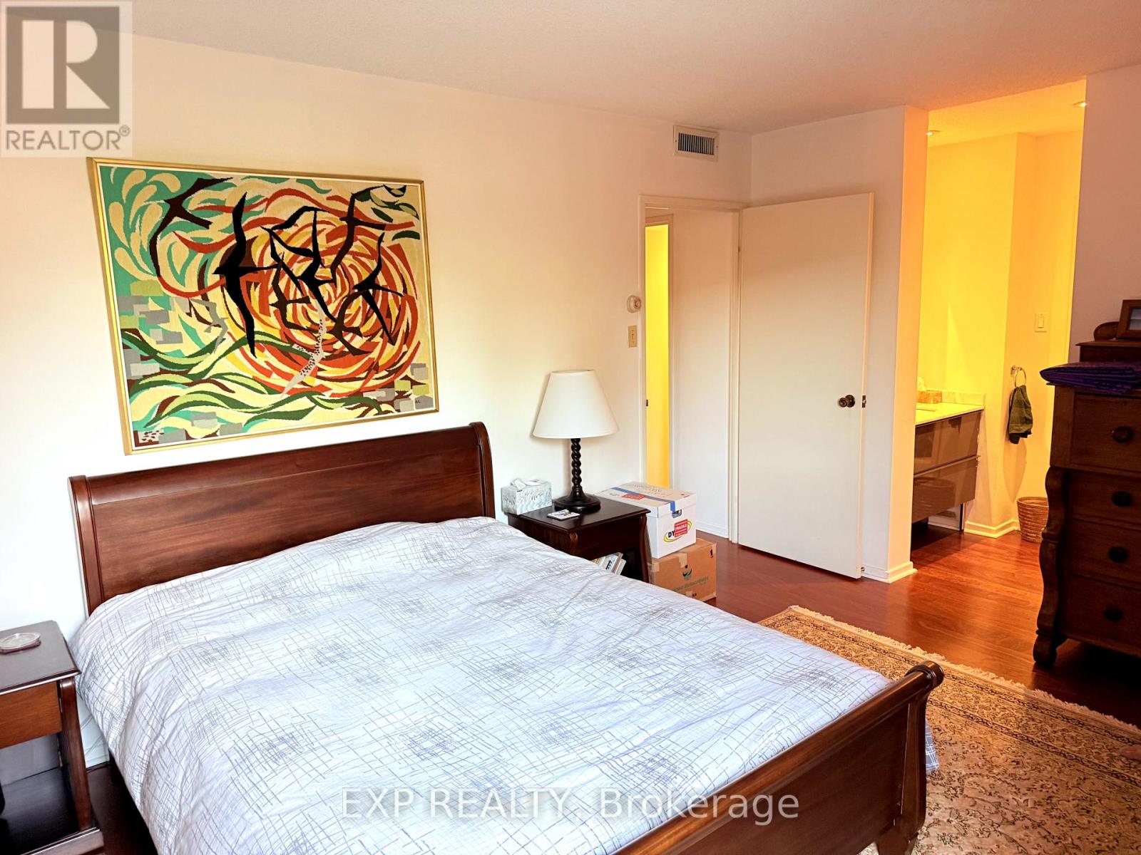 Photo 11 of 306 373 Laurier Avenue E, Ottawa ON