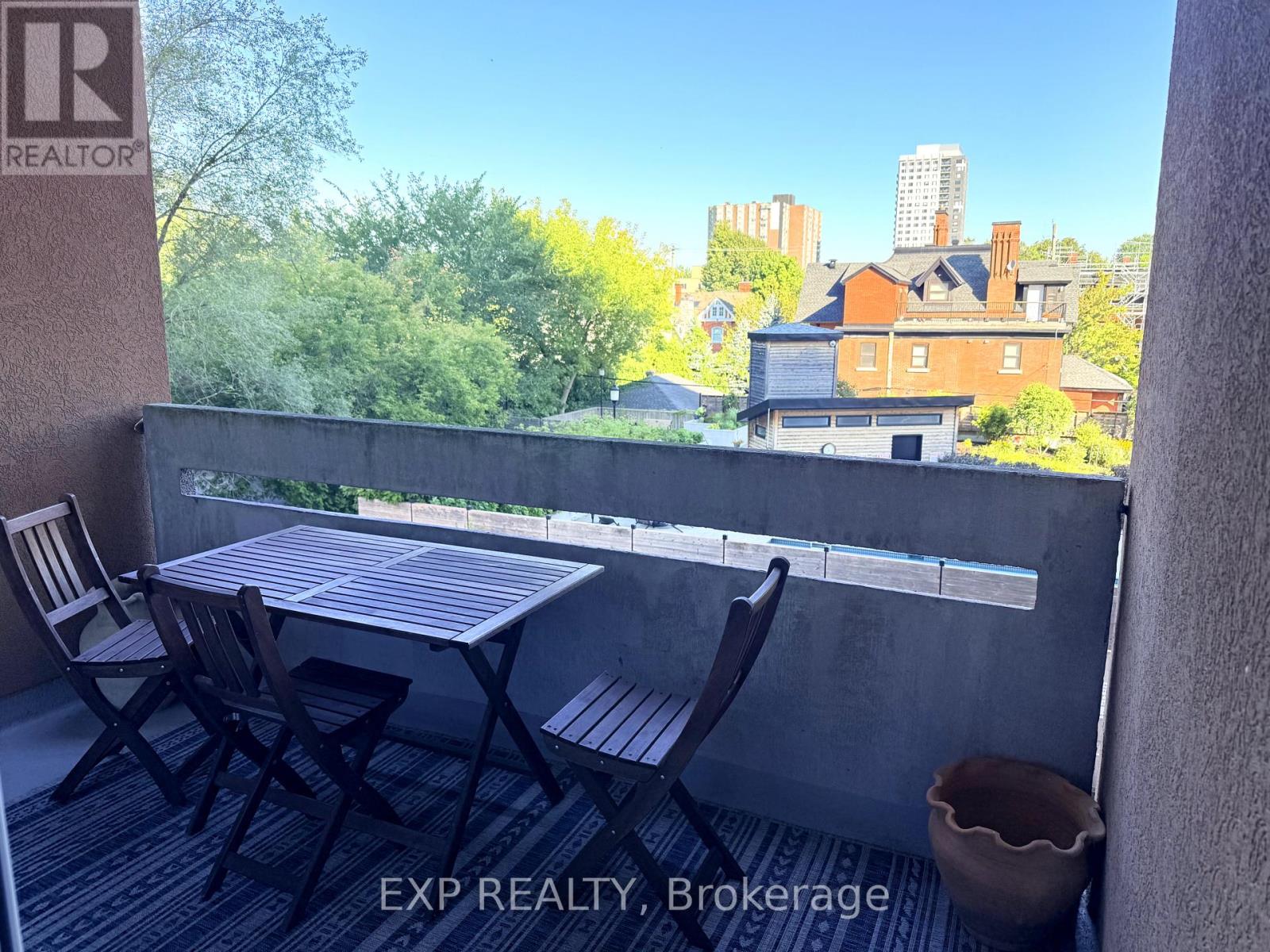 Photo 15 of 306 373 Laurier Avenue E, Ottawa ON