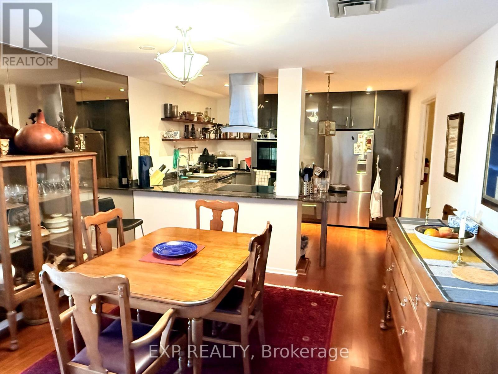 Photo 8 of 306 373 Laurier Avenue E, Ottawa ON