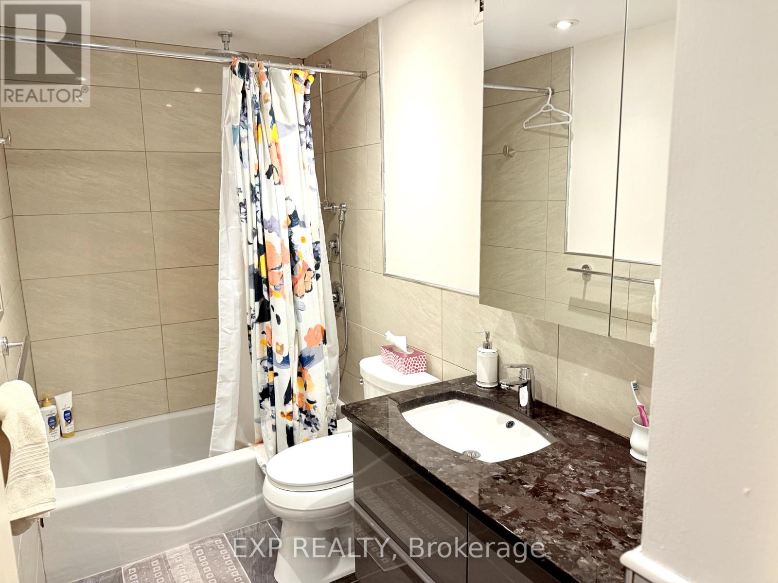 Photo 9 of 306 373 Laurier Avenue E, Ottawa ON