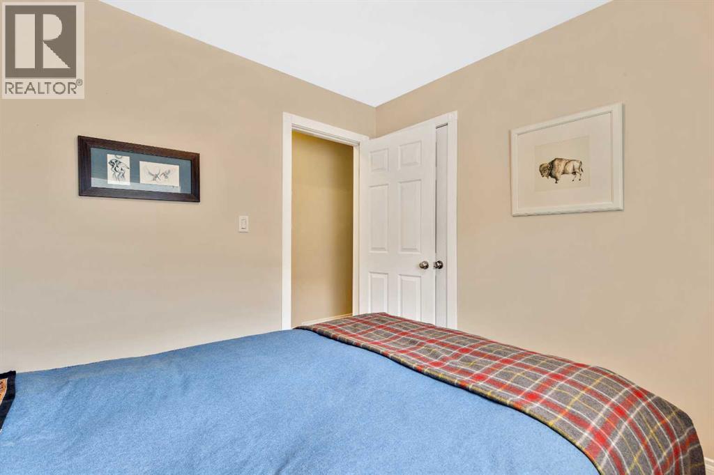 Single Family House for Sale in  Bow Crescent NW Bowness Calgary 