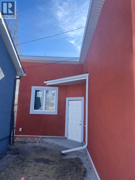 Single Family House for Sale in  Bow Crescent NW Bowness Calgary 