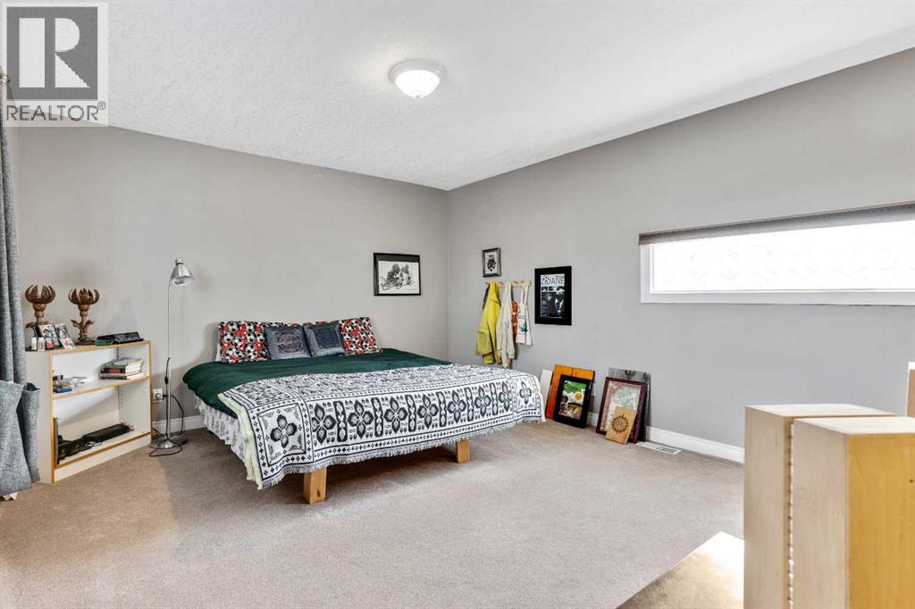 Single Family House for Sale in  Bow Crescent NW Bowness Calgary 