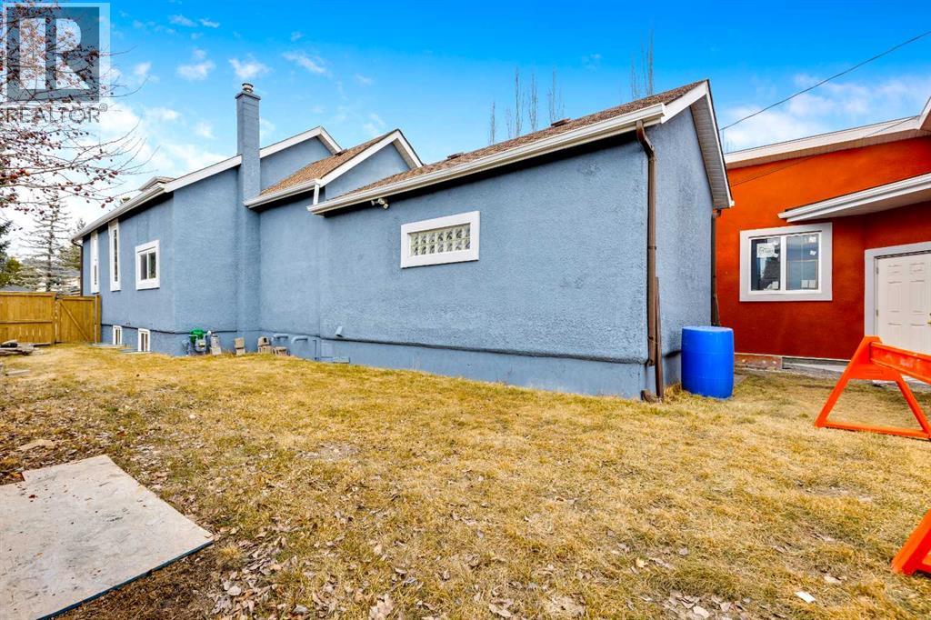 Single Family House for Sale in  Bow Crescent NW Bowness Calgary 