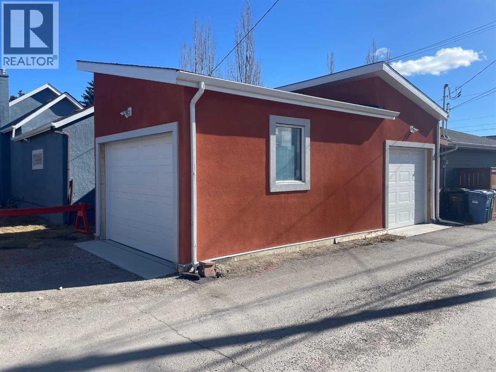 Single Family House for Sale in  Bow Crescent NW Bowness Calgary 