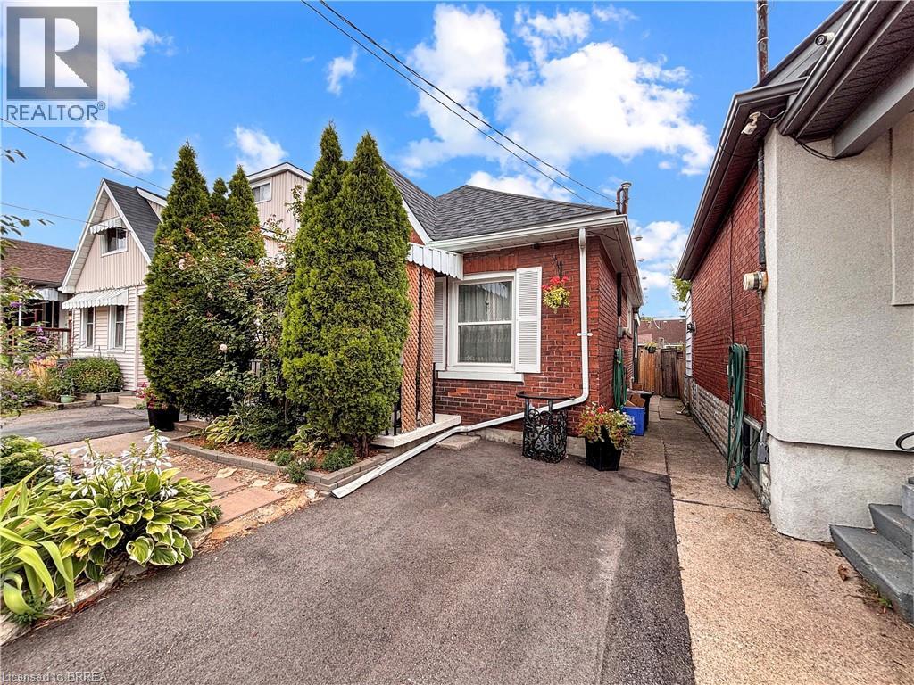 Photo 23 of 71 Harrison Avenue, Hamilton ON