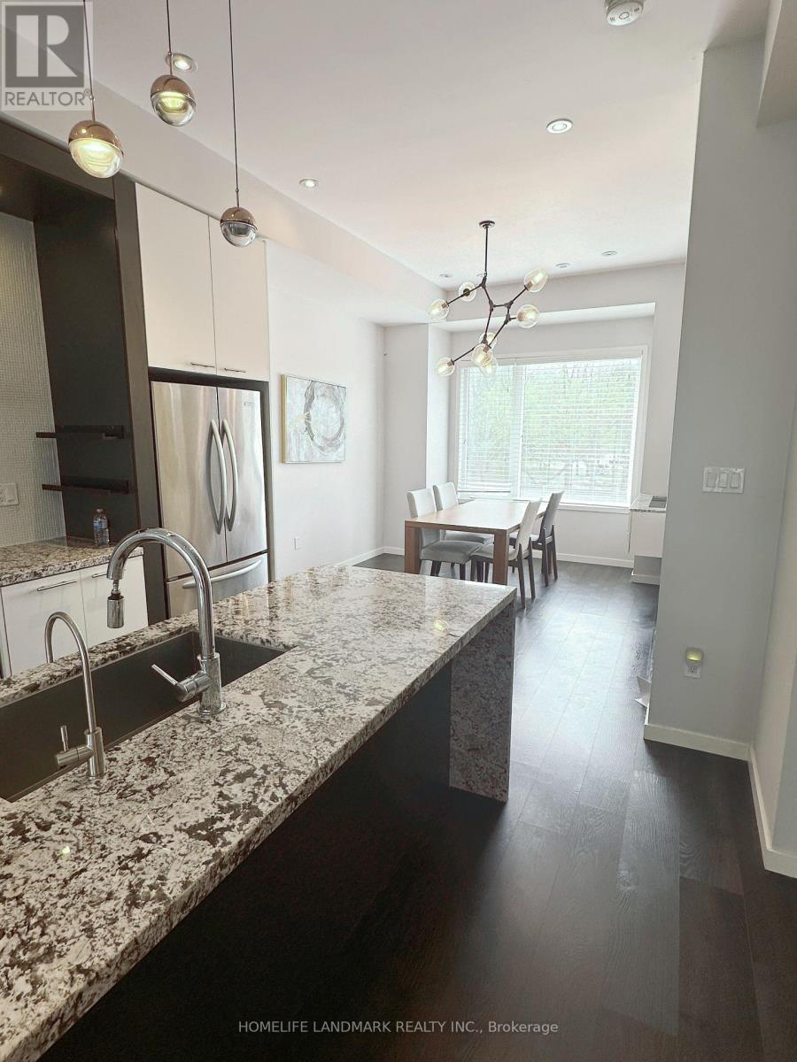 Photo 5 of 103 Genuine Lane, Richmond Hill ON