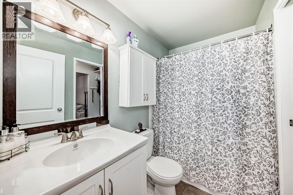 Single Family House for Sale in    Avenue SW Cliff Bungalow Calgary 