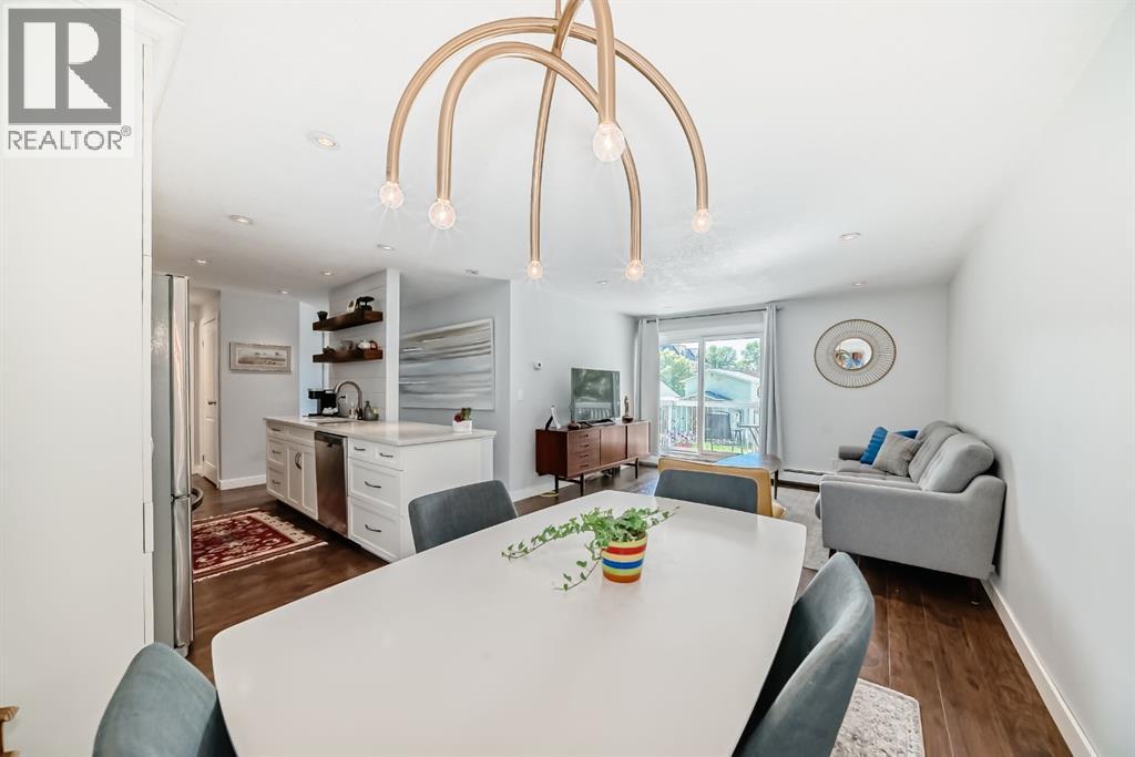 Single Family House for Sale in    Avenue SW Cliff Bungalow Calgary 