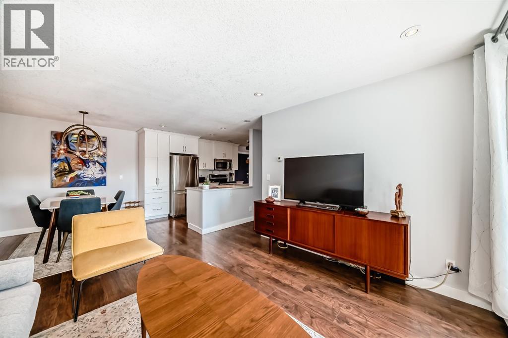 Single Family House for Sale in    Avenue SW Cliff Bungalow Calgary 