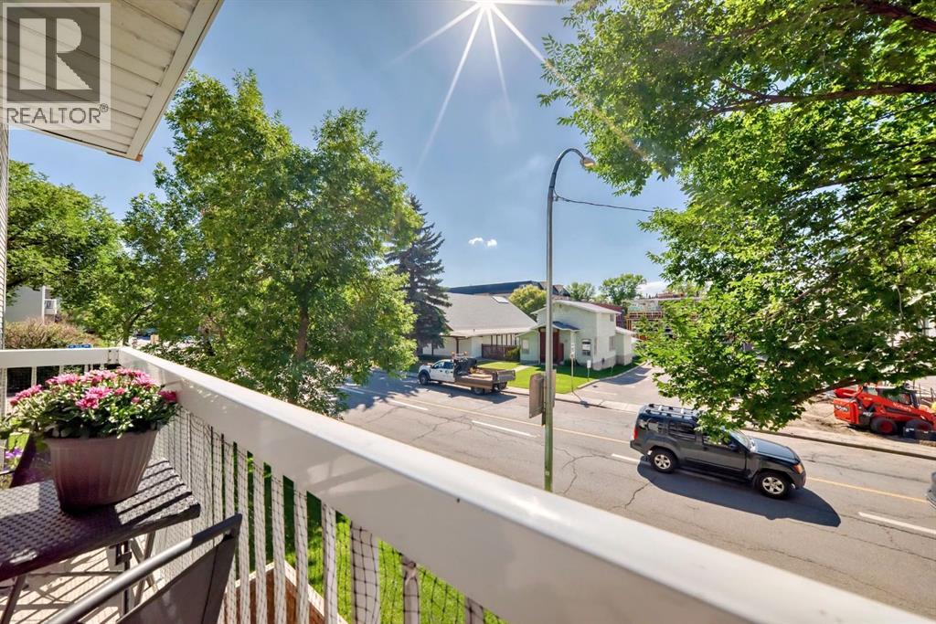 Single Family House for Sale in    Avenue SW Cliff Bungalow Calgary 