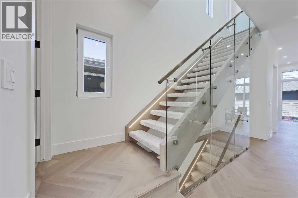 Single Family House for Sale in   Avenue SW North Glenmore Park Calgary 