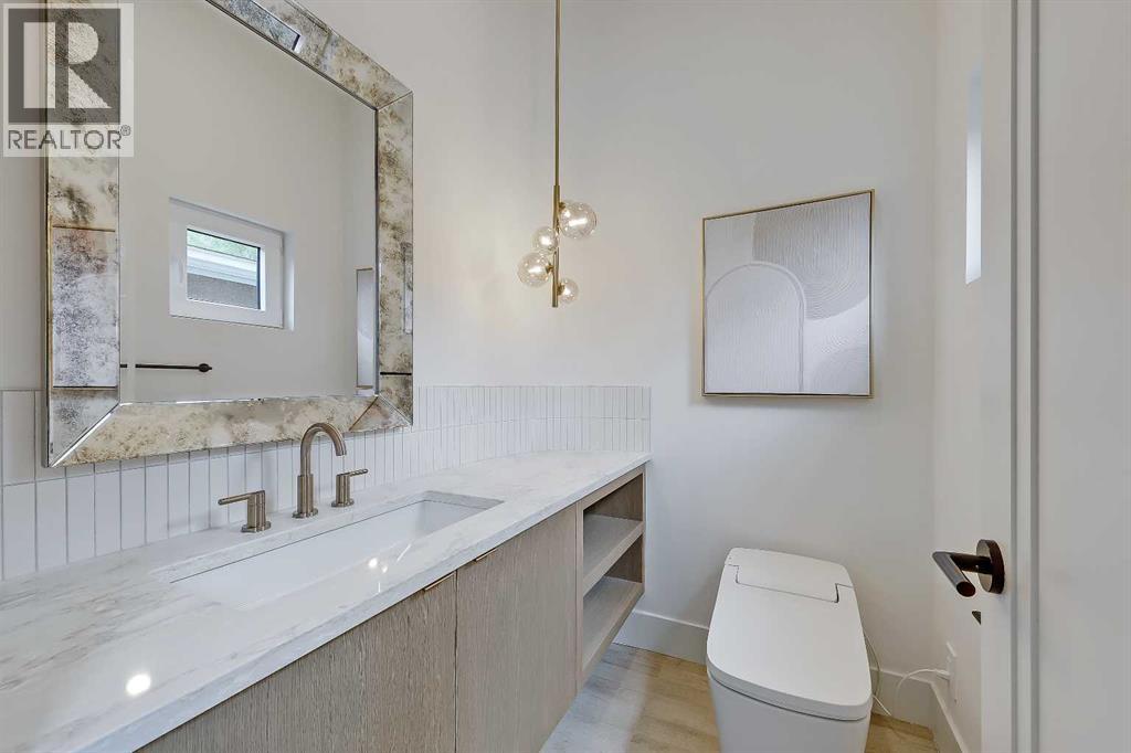Single Family House for Sale in   Avenue SW North Glenmore Park Calgary 