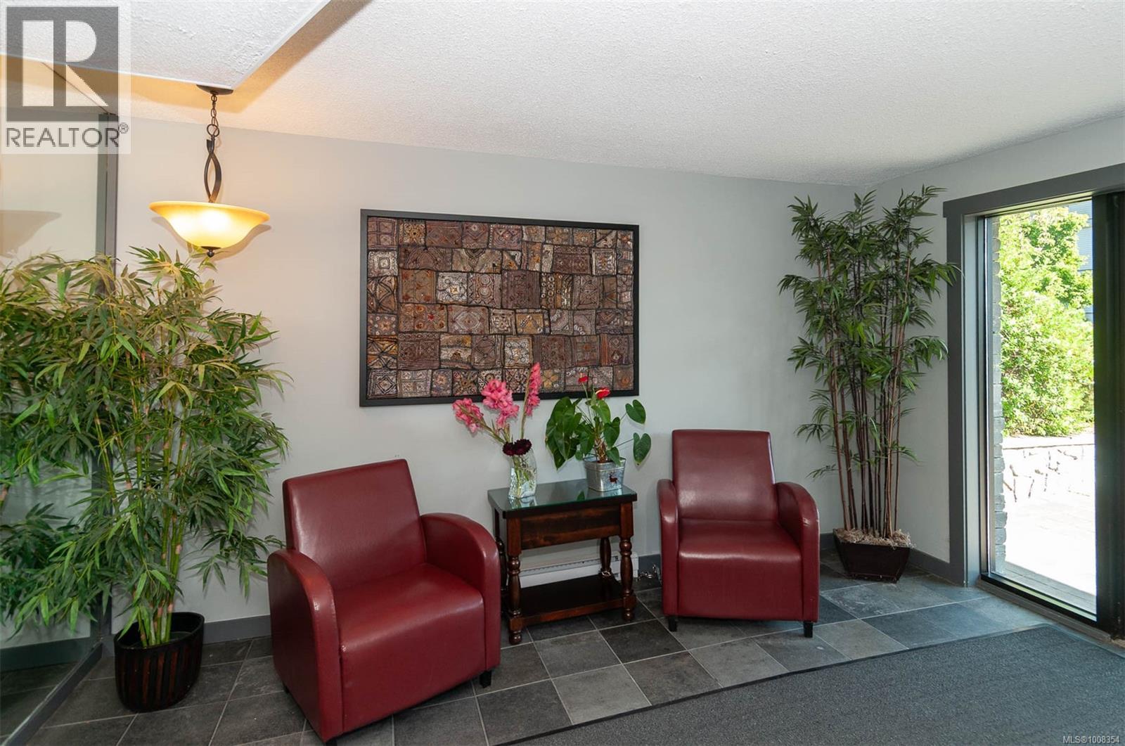Photo 30 of 302 1024 Fairfield Rd, Victoria BC