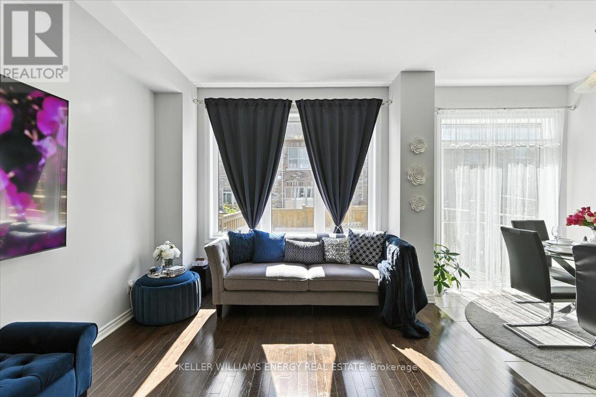 Photo 10 of 6 Marlborough Street, Whitby ON