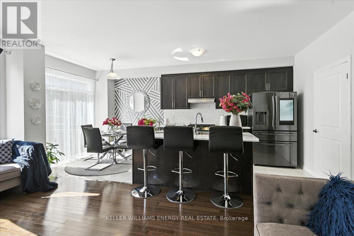 Photo 11 of 6 Marlborough Street, Whitby ON