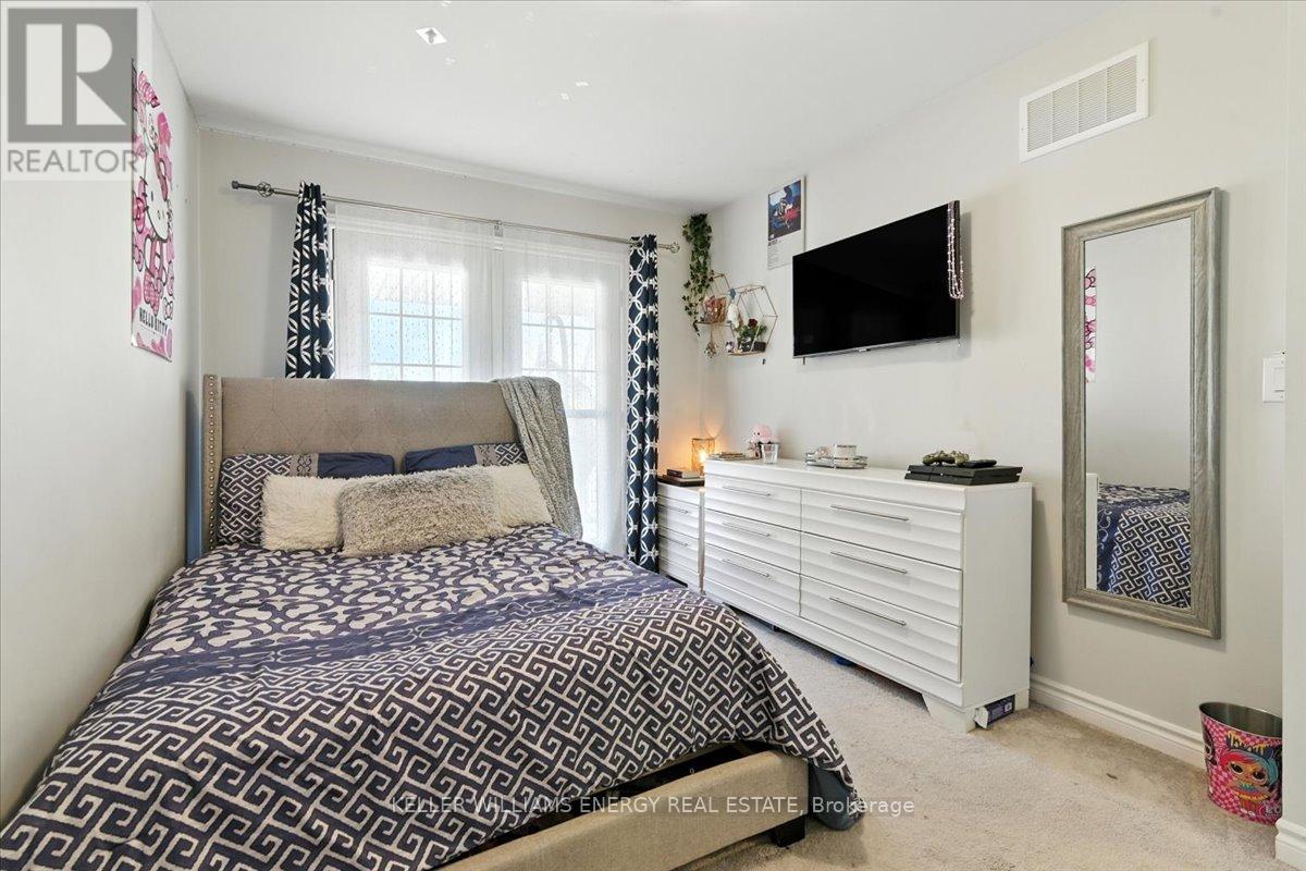 Photo 19 of 6 Marlborough Street, Whitby ON