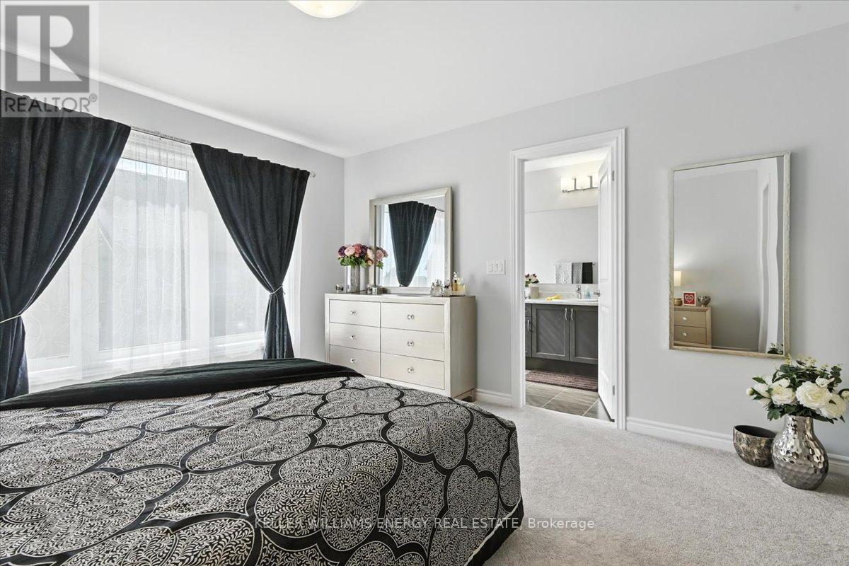 Photo 26 of 6 Marlborough Street, Whitby ON