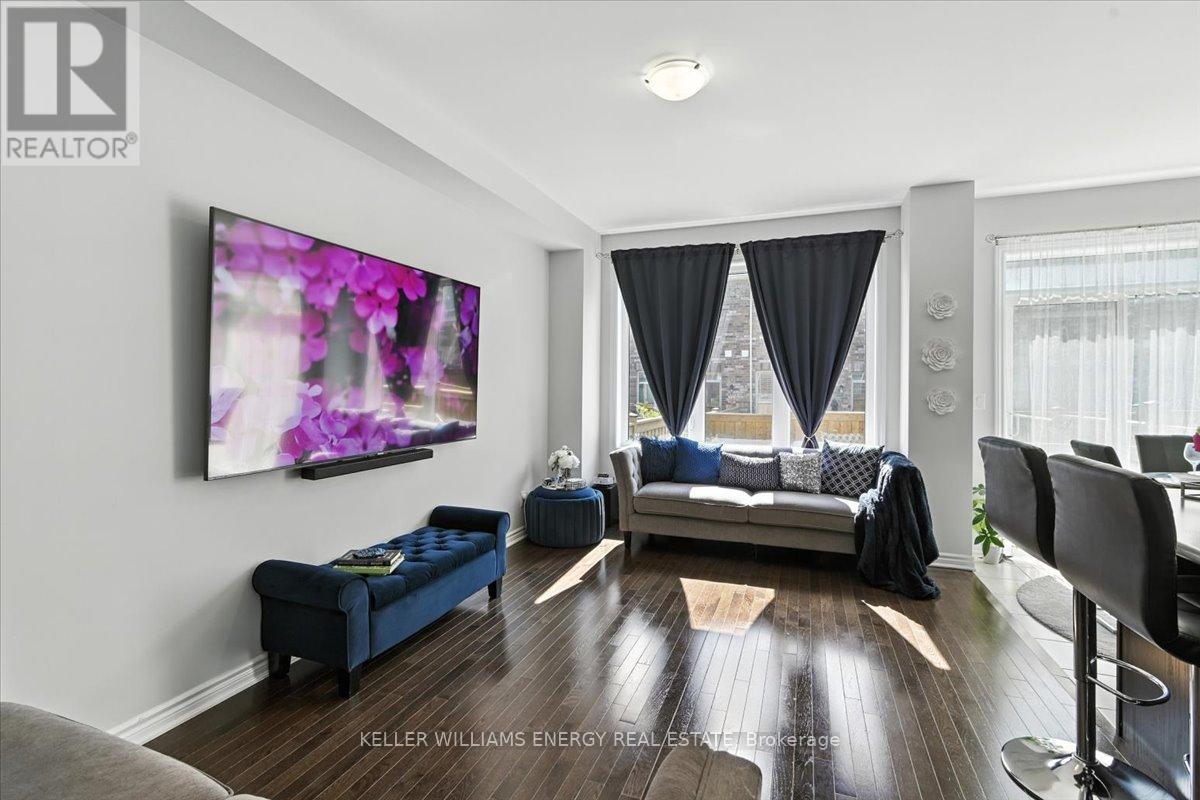 Photo 7 of 6 Marlborough Street, Whitby ON