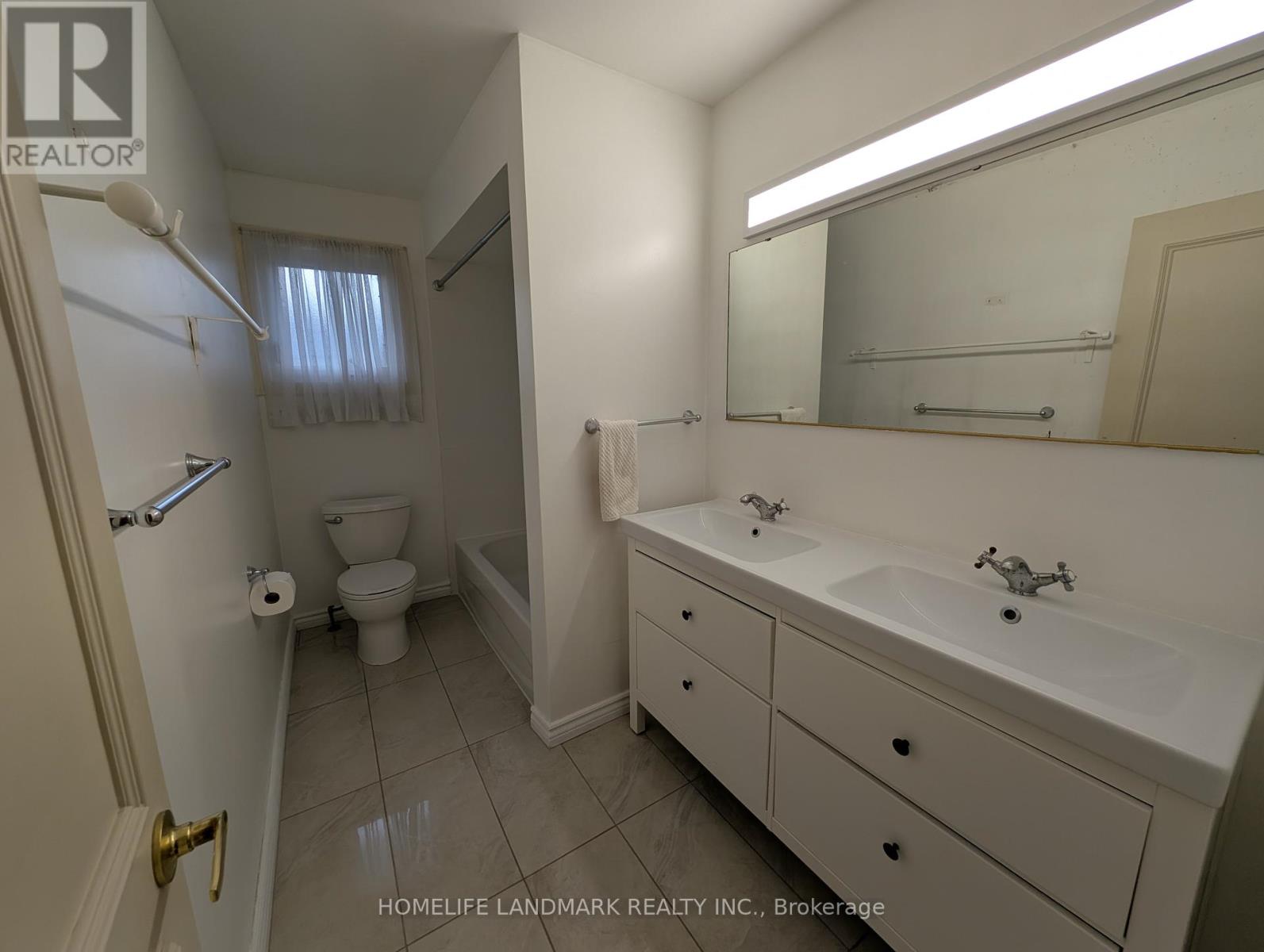 Photo 20 of Upper Unit 56 Bickerton Crescent, Toronto ON