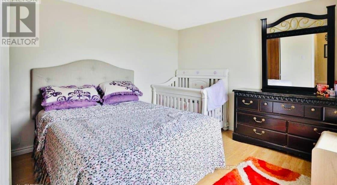 Photo 12 of 18 1300 Upper Ottawa Street, Hamilton ON