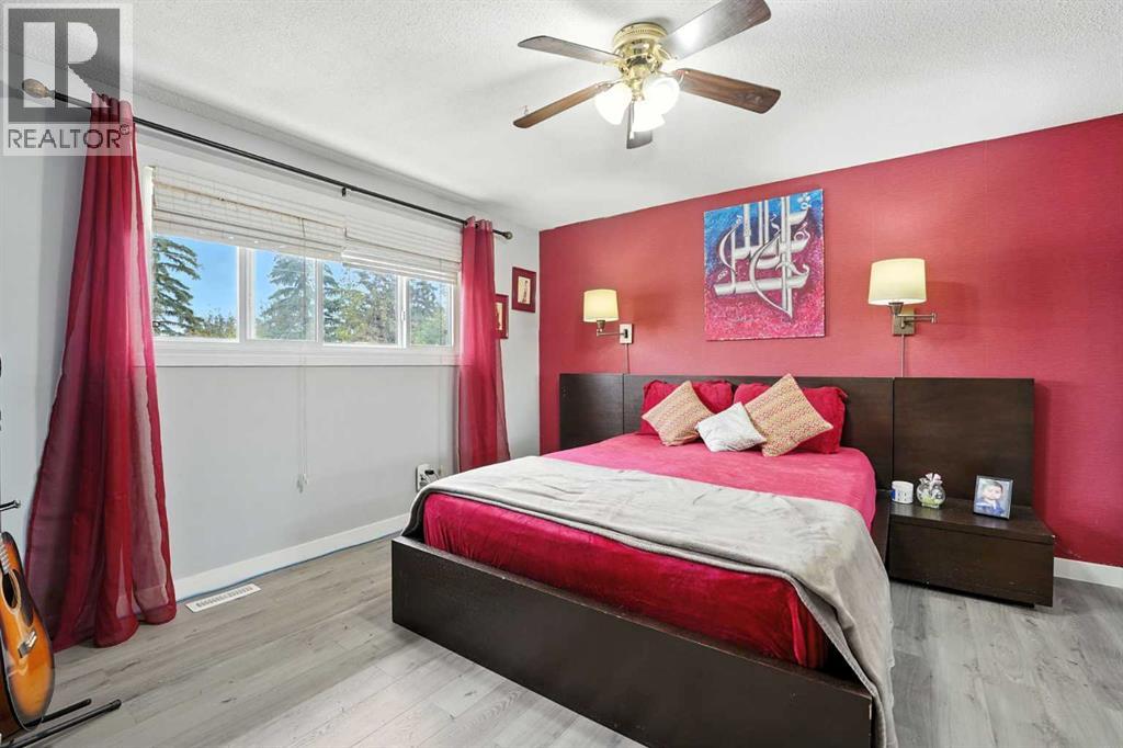 Single Family House for Sale in  Doverville Crescent SE Dover Calgary 