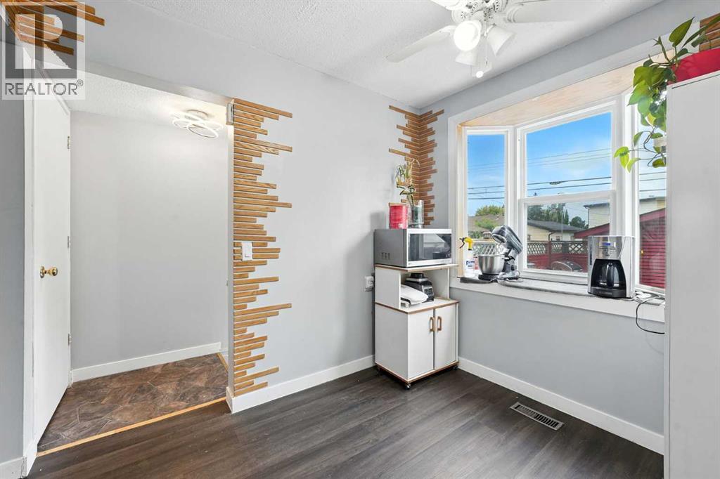 Single Family House for Sale in  Doverville Crescent SE Dover Calgary 