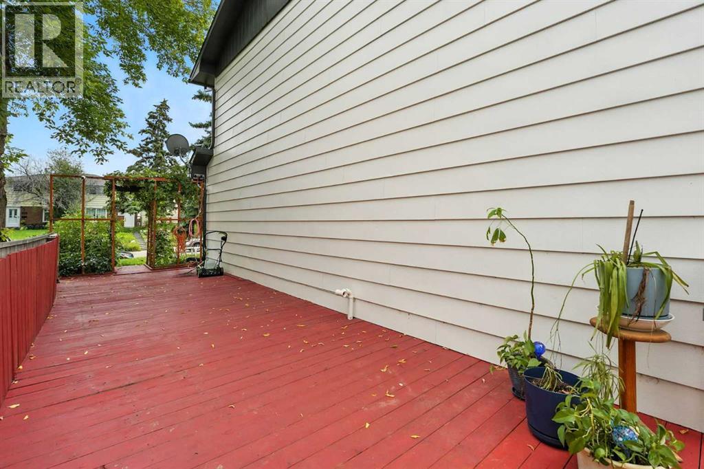 Single Family House for Sale in  Doverville Crescent SE Dover Calgary 