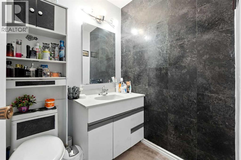 Single Family House for Sale in  Doverville Crescent SE Dover Calgary 
