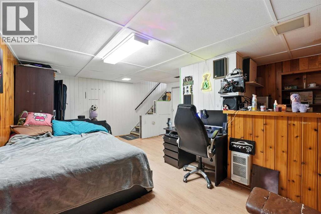 Single Family House for Sale in  Doverville Crescent SE Dover Calgary 