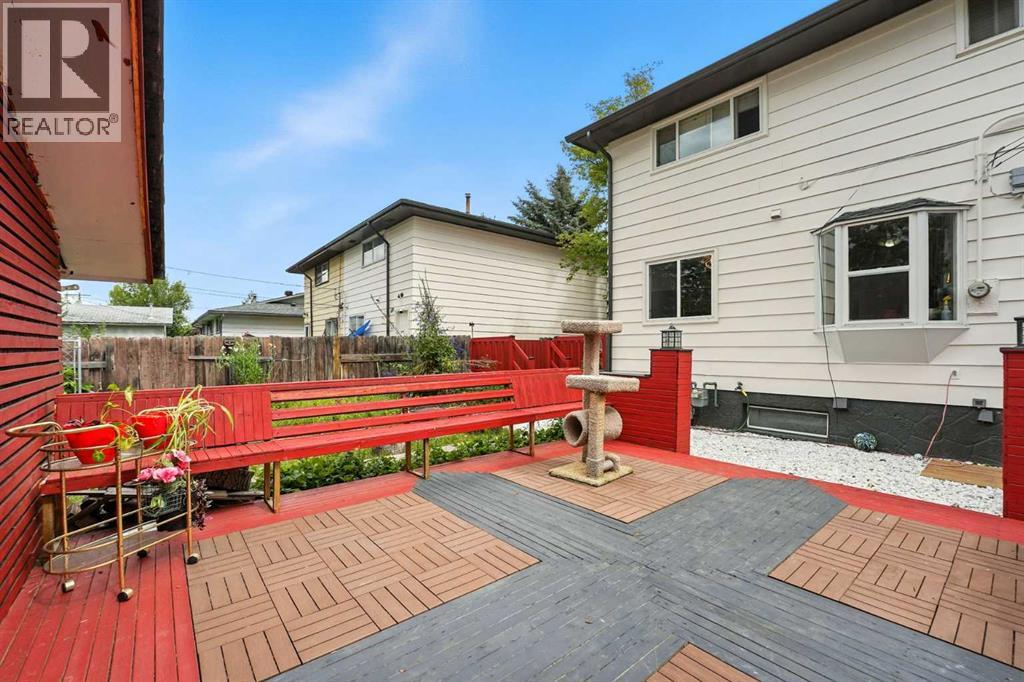 Single Family House for Sale in  Doverville Crescent SE Dover Calgary 