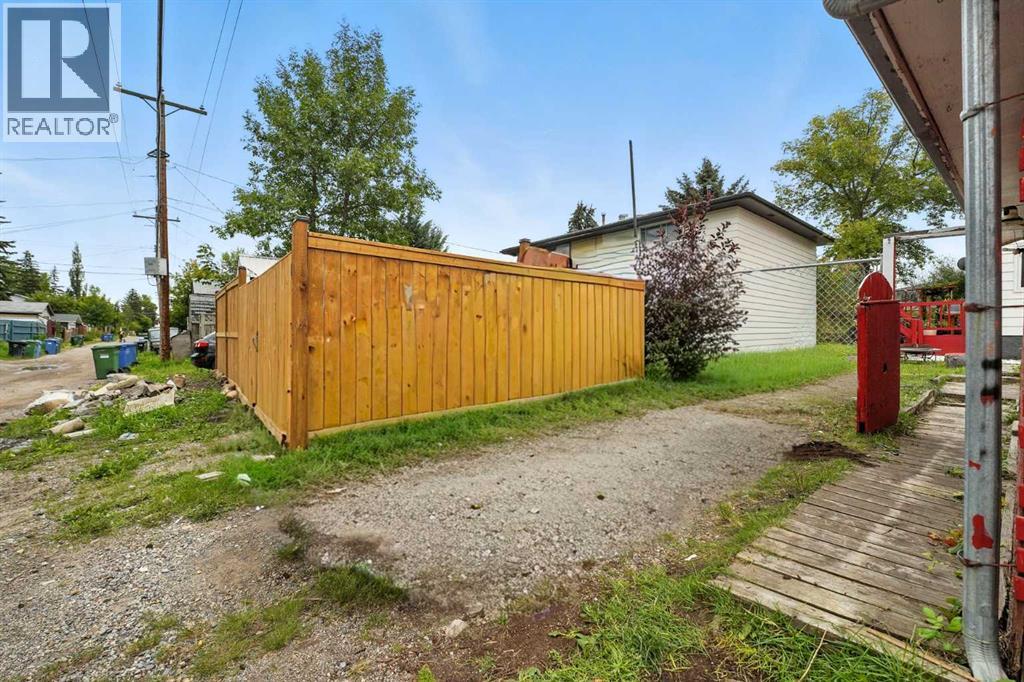 Single Family House for Sale in  Doverville Crescent SE Dover Calgary 