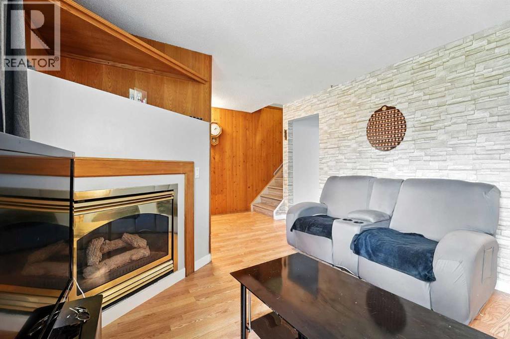 Single Family House for Sale in  Doverville Crescent SE Dover Calgary 