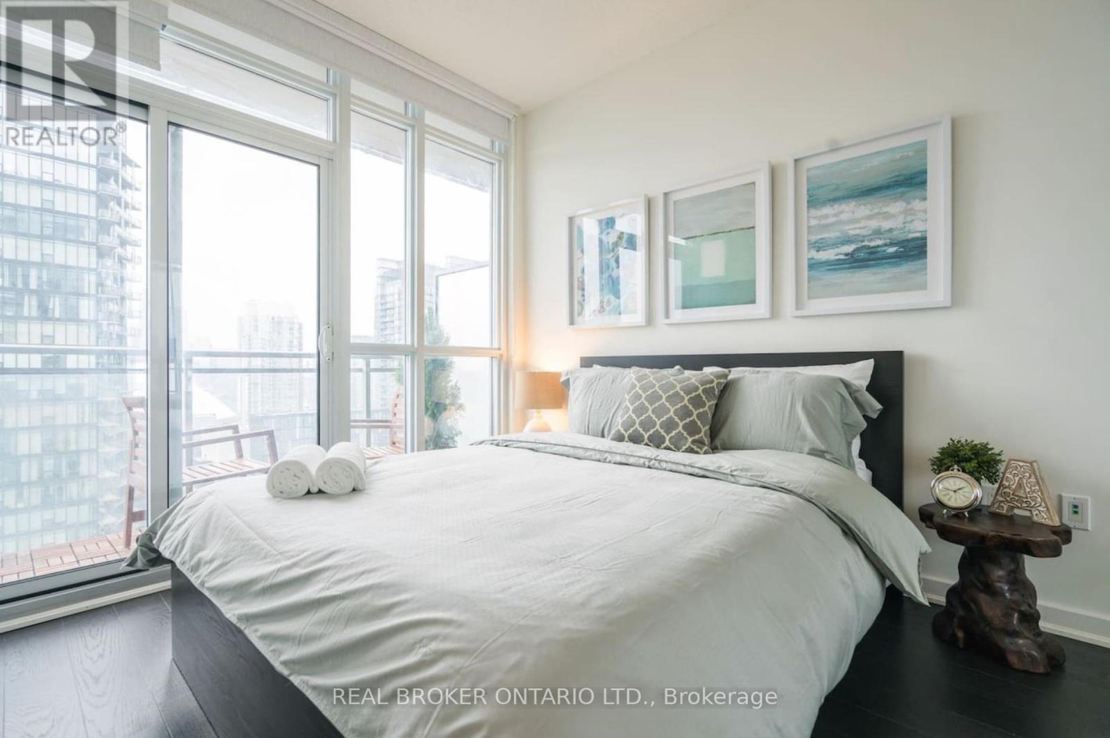 Photo 22 of 3203 15 Iceboat Terrace, Toronto ON