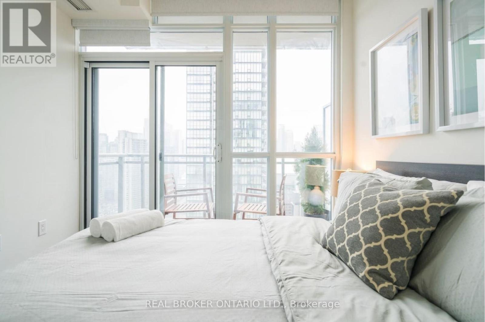 Photo 15 of 3203 15 Iceboat Terrace, Toronto ON