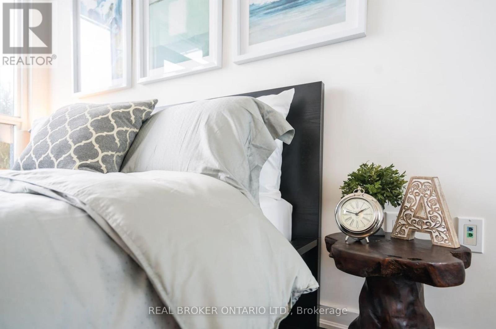 Photo 9 of 3203 15 Iceboat Terrace, Toronto ON