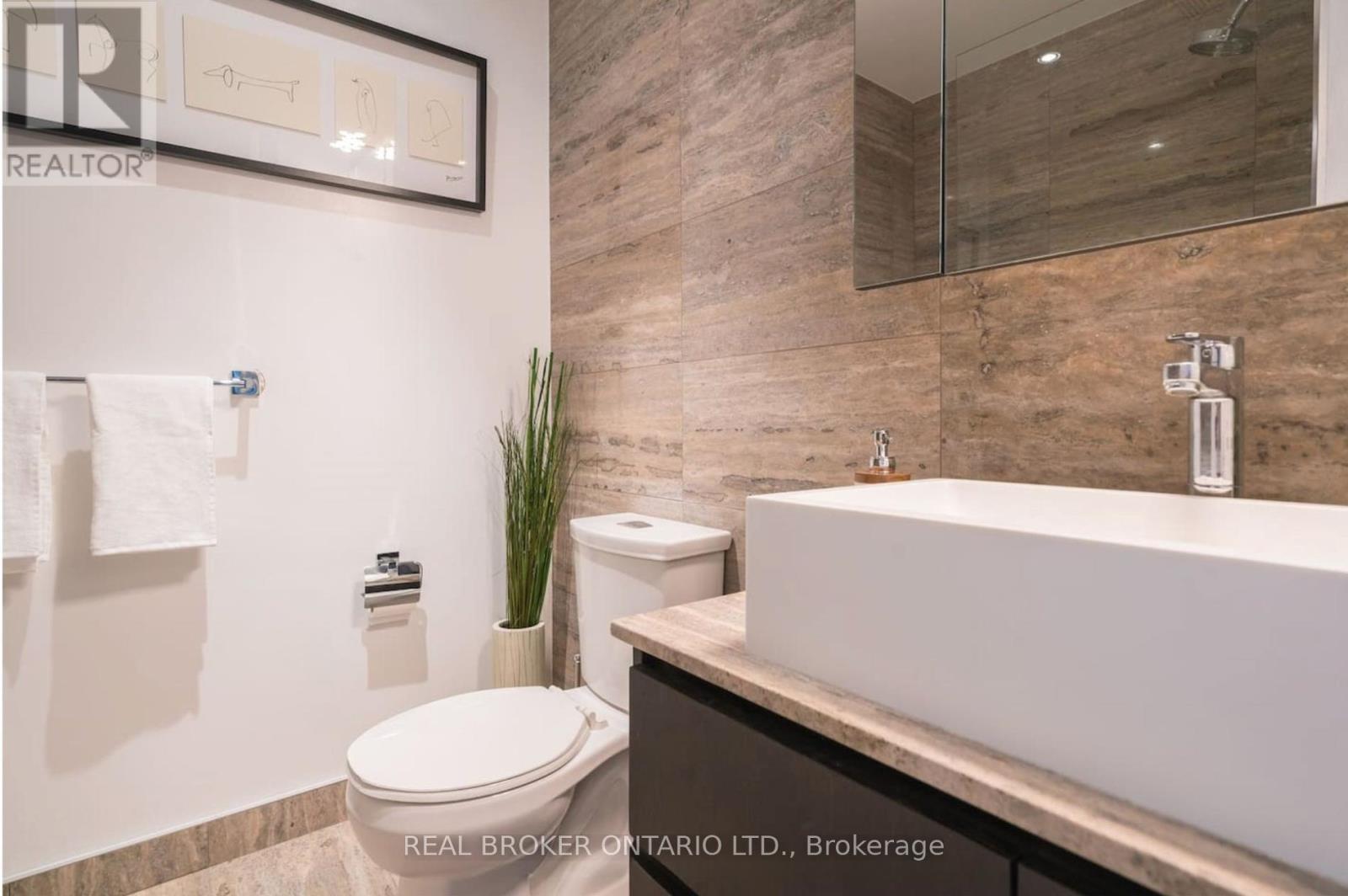 Photo 2 of 3203 15 Iceboat Terrace, Toronto ON