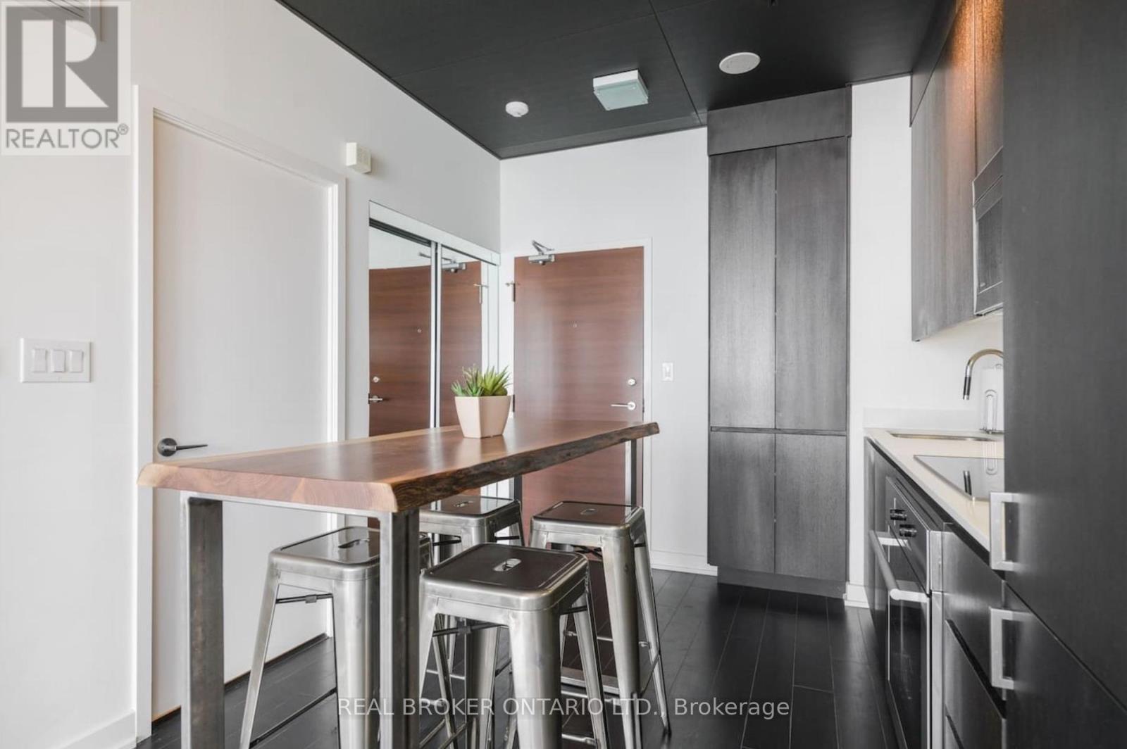Photo 19 of 3203 15 Iceboat Terrace, Toronto ON