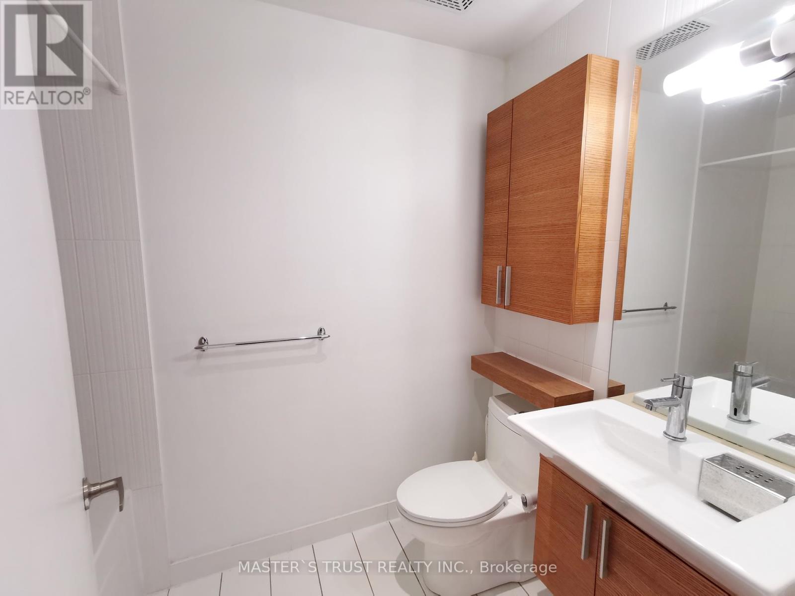 Photo 14 of 4101 25 Capreol Court, Toronto ON