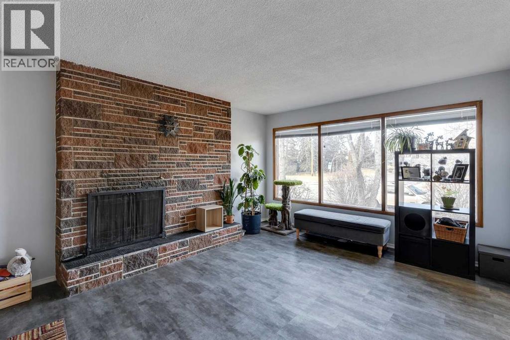 Multi-family House Bungalow for Sale in / Spruce Drive SW Wildwood Calgary 