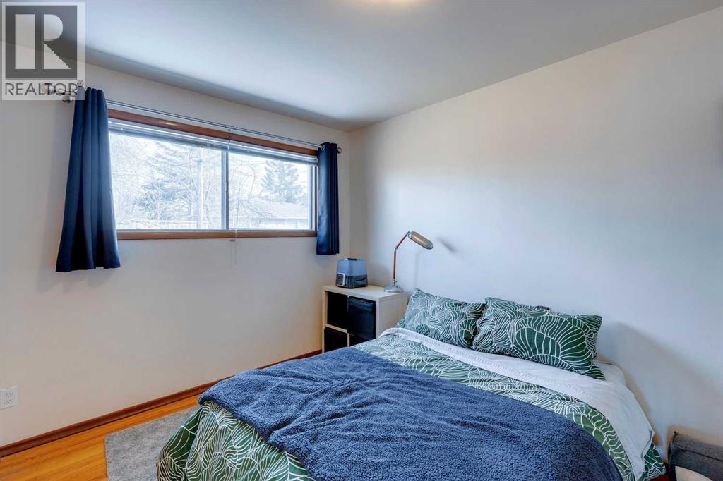 Multi-family House Bungalow for Sale in / Spruce Drive SW Wildwood Calgary 