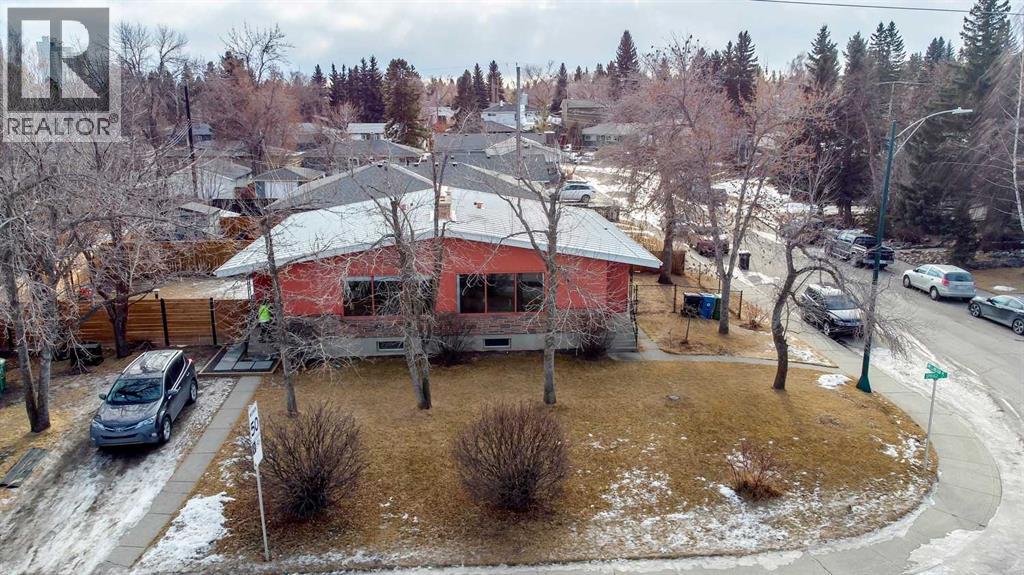 Multi-family House Bungalow for Sale in / Spruce Drive SW Wildwood Calgary 