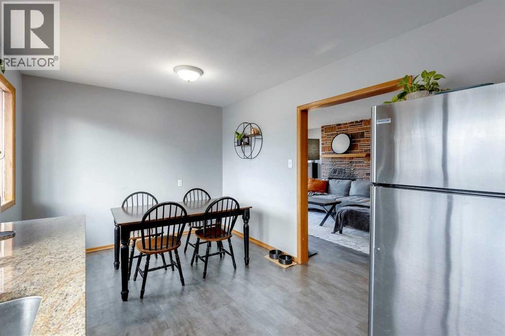 Multi-family House Bungalow for Sale in / Spruce Drive SW Wildwood Calgary 